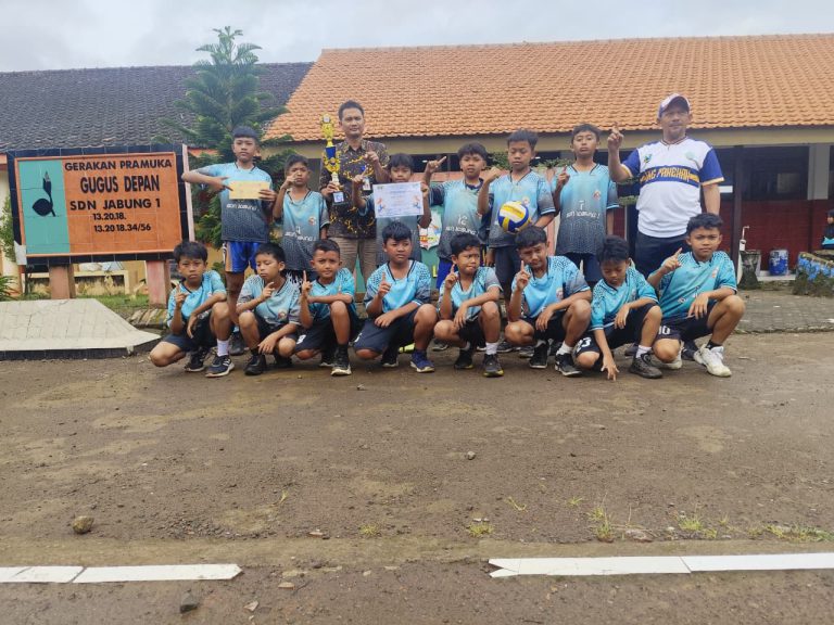 SD Negeri Jabung 1 Borong Juara di Turnamen Bola Voli Forkopimcam Panekan 2026